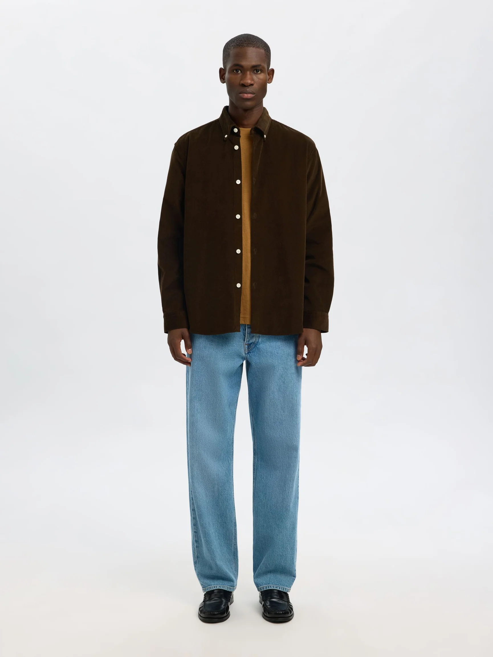 Chemise en velours côtelé fin marron - Selected – Image 4