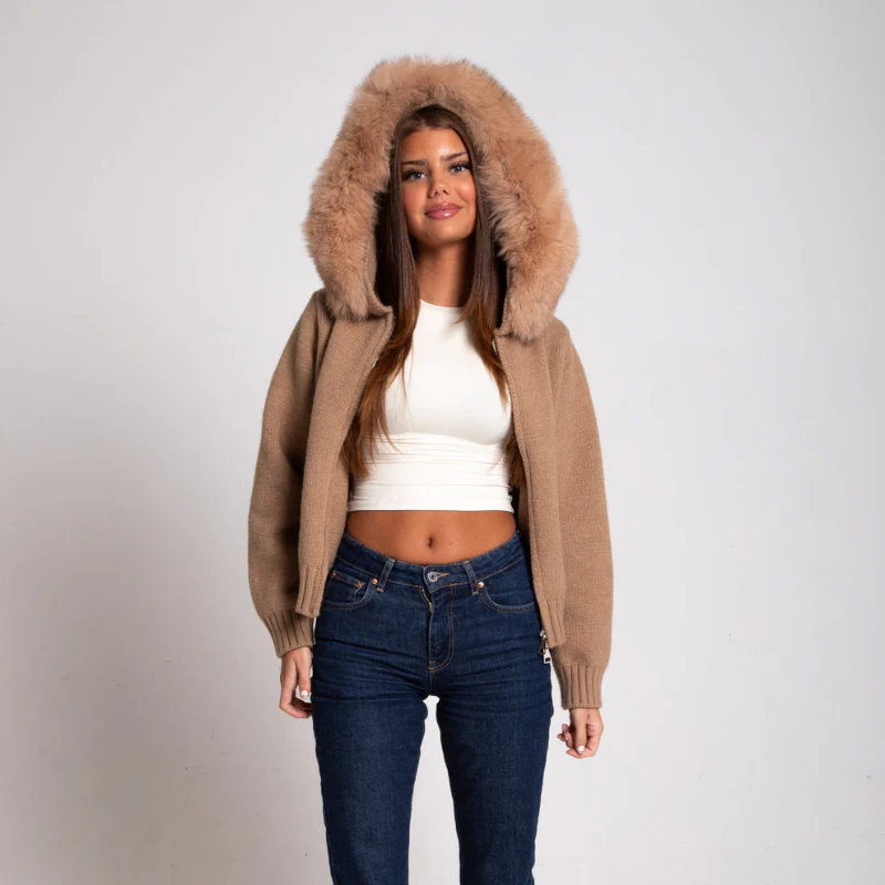 Cardigan Florence avec Capuche en Fourrure – Image 6