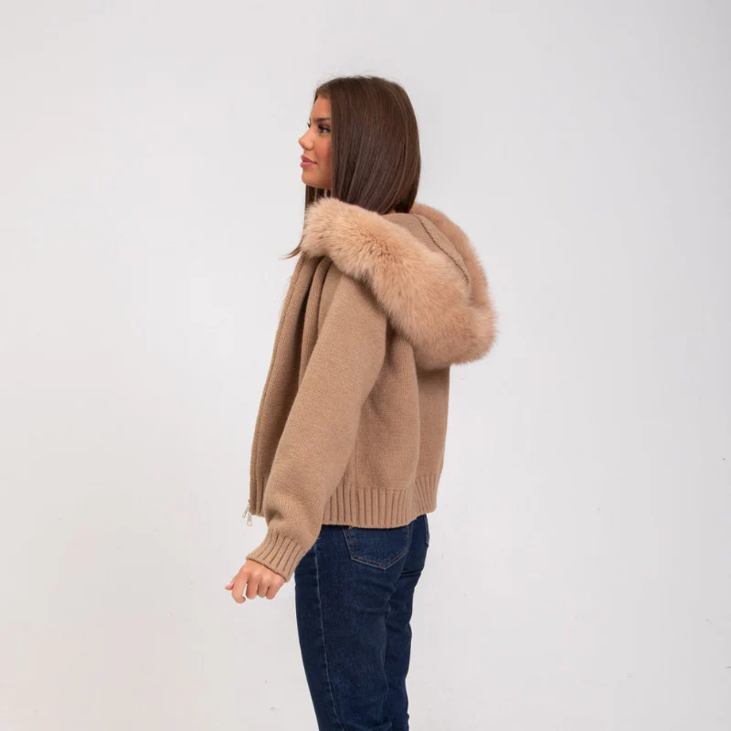 Cardigan Florence avec Capuche en Fourrure – Image 8