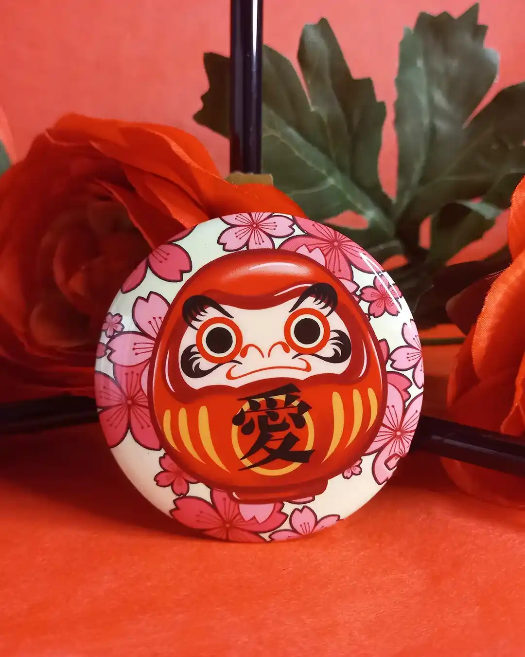 Badge Phosphorescent Daruma – Image 2