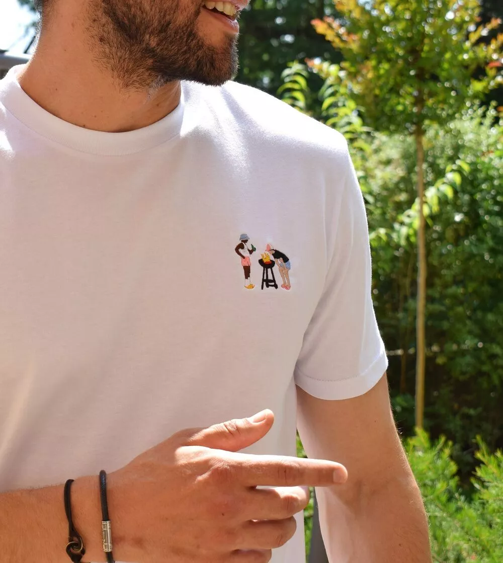 T shirt brodé - Barbecue des vacances – Image 2