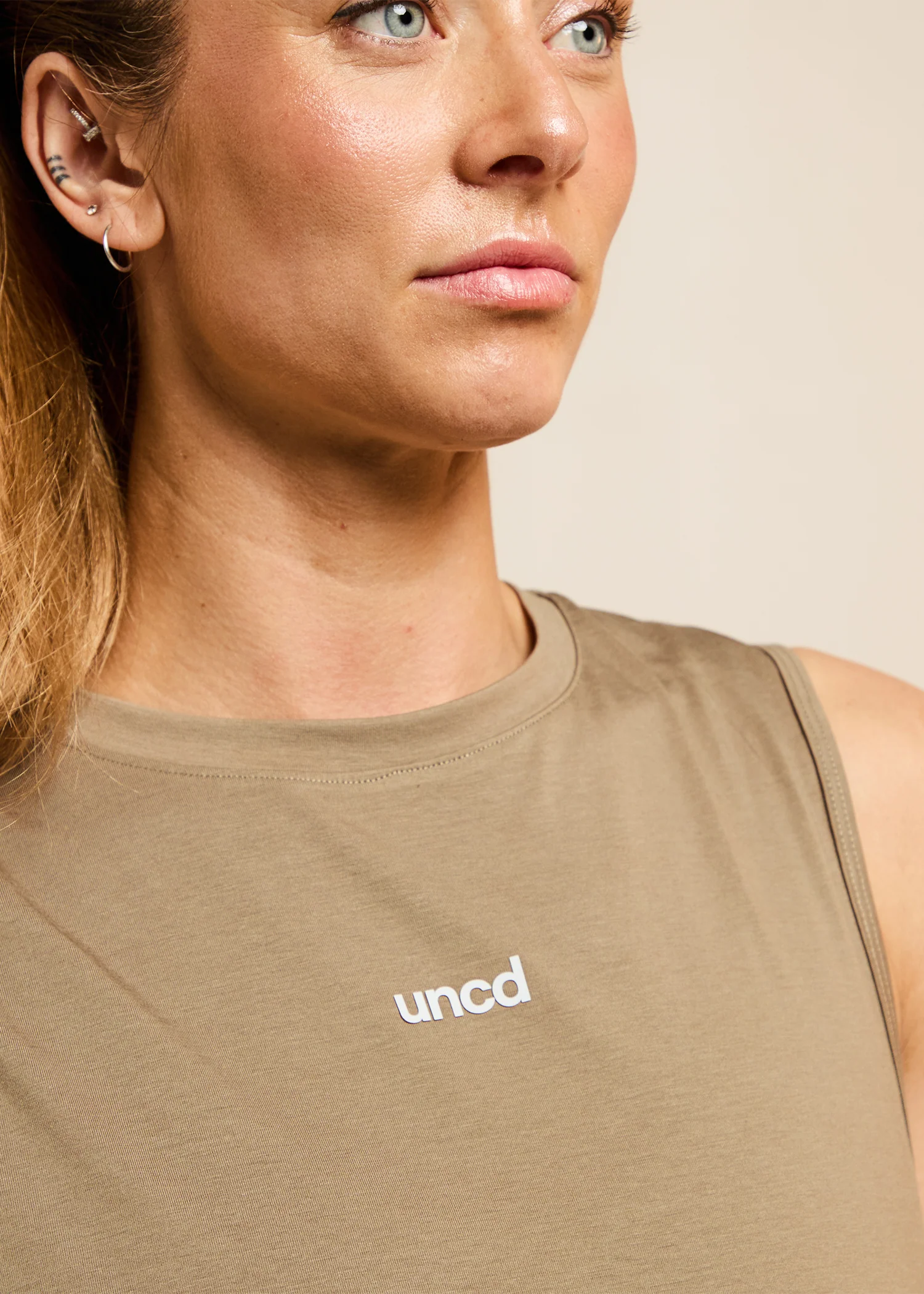 Muscle Crop Tank Aloe – Image 5